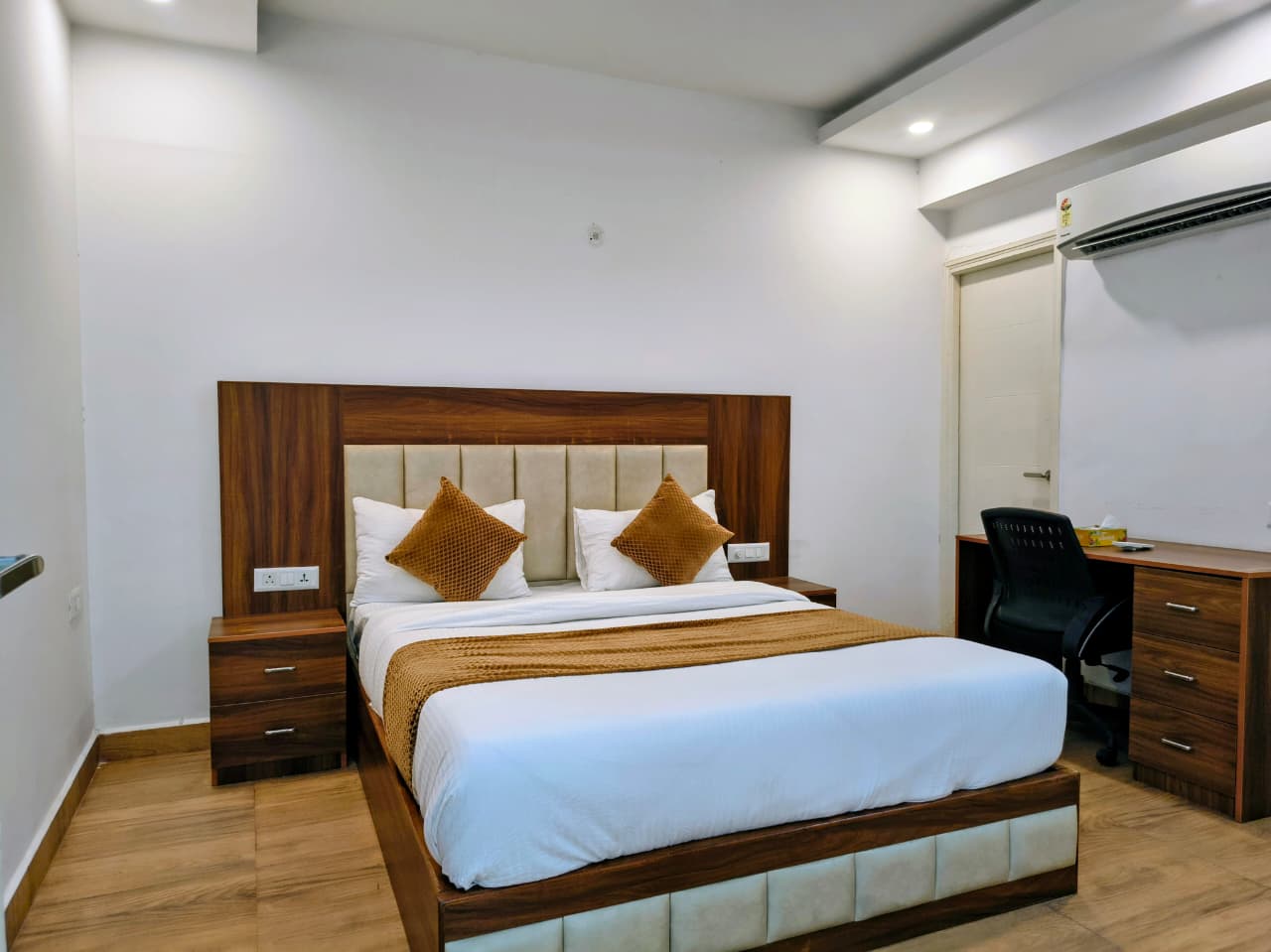 Osaka Suites Kundli Room 1