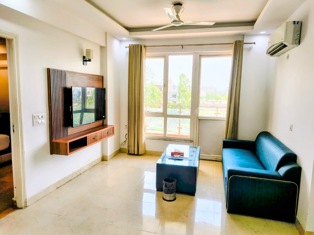 Osaka Suites Kundli Room 15