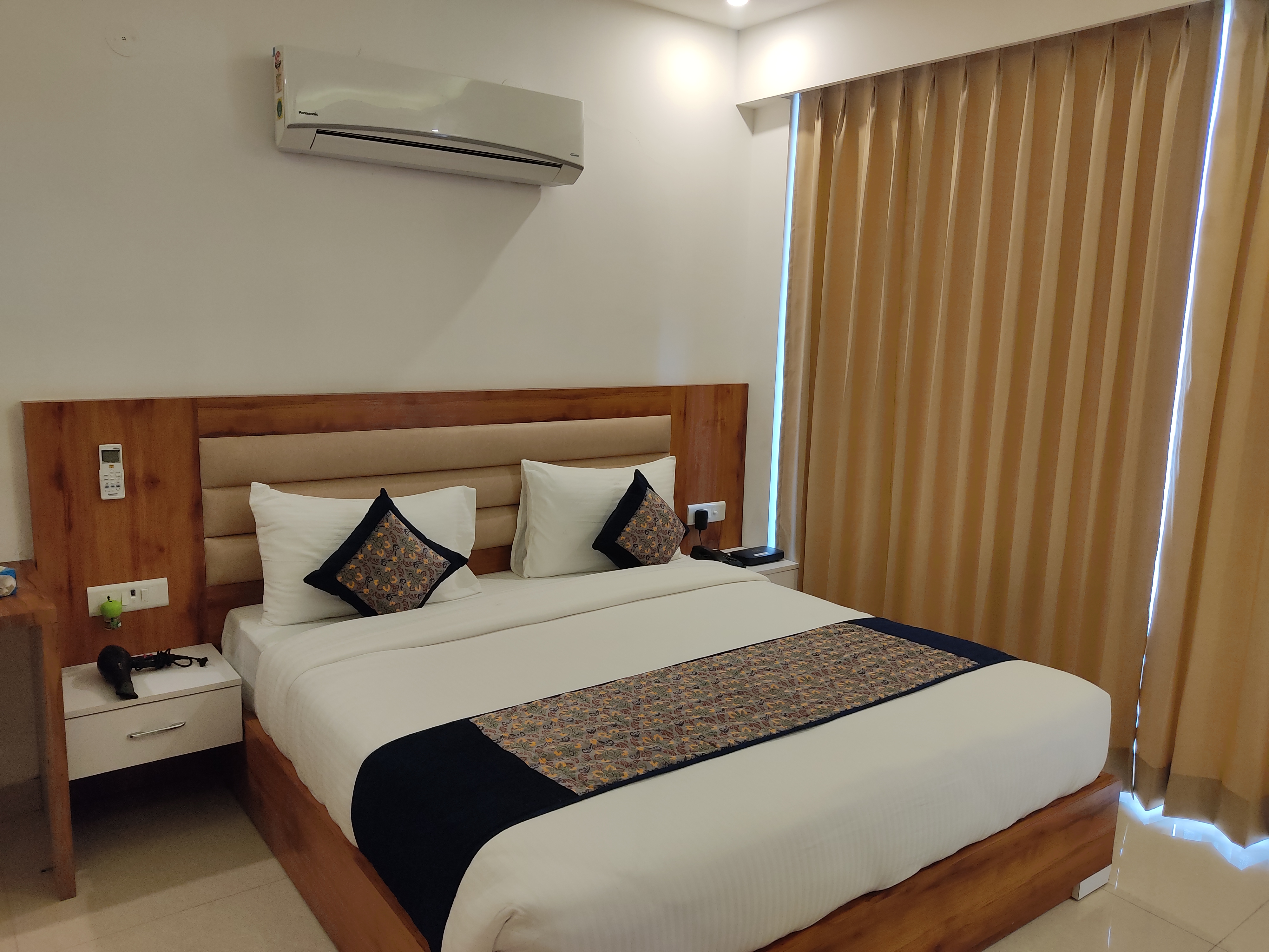 Osaka Suites TDI Lake Grove Kundli Park View